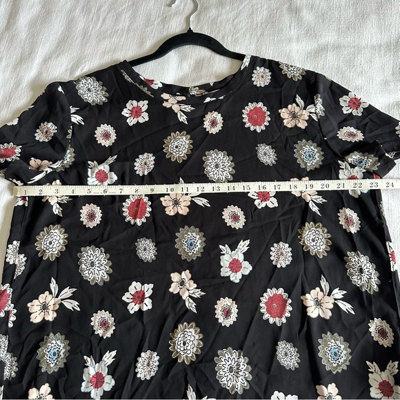 Loft Womens Round Hem Black Floral Print Short Sleeve Top Sz XL Office Bloomcore - Picture 5 of 8